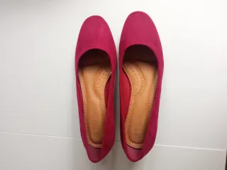 Zapatos de tacón nuevos para mujer