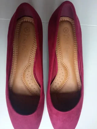 Zapatos de tacón nuevos para mujer