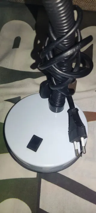 Lámpara de escritorio flexible blanca