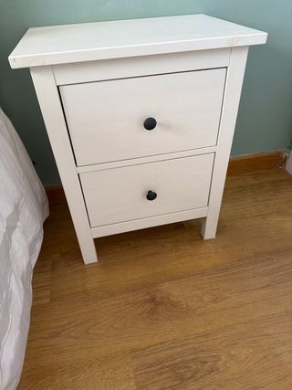 Mesitas de noche de madera blancas