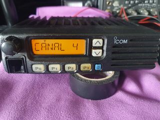 Radioaficionado Icom Kenwood Negra