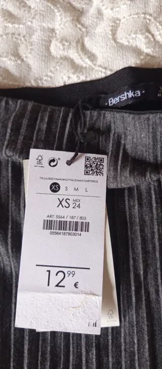 Falda larga gris plisada