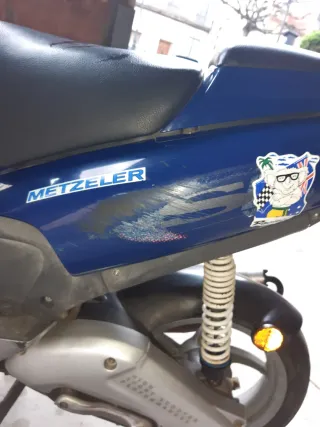 Aprilia SR 50 Scooter Azul