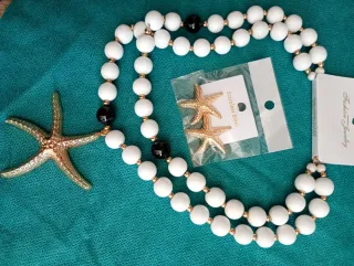 Collana e orecchini con stelle marine
