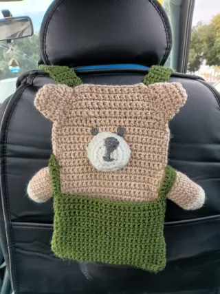 Muñeco de lana con bolsillo