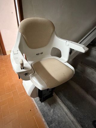 Silla salvaescaleras seminueva