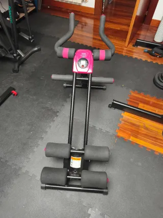 Máquina de abdominales y ejercicios