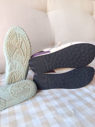 Zapatillas deportivas beige y grises talla 35