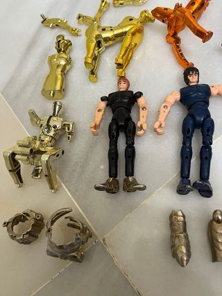 Caballeros del zodíaco , lote de piezas.