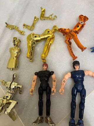 Caballeros del zodíaco , lote de piezas.