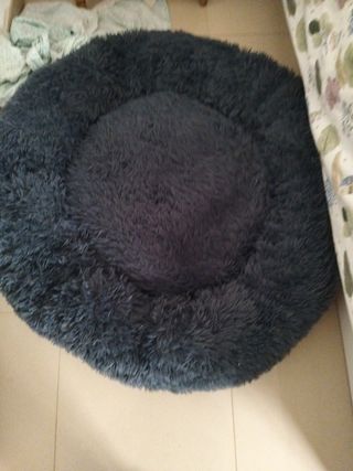 Cama para perro mediano o grande.
