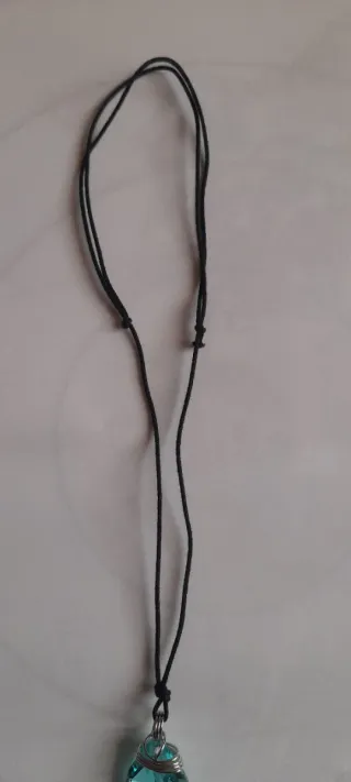 Collana con Pendente a Goccia in Cristallo Celeste