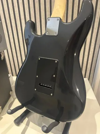 Guitarra Squier by Fender HSS LRL Negra