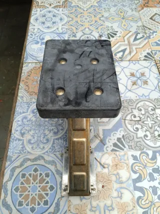 Soporte motor auxiliar fueraborda