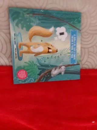 Son 4 libros. Los títulos se encuentran en fotos.