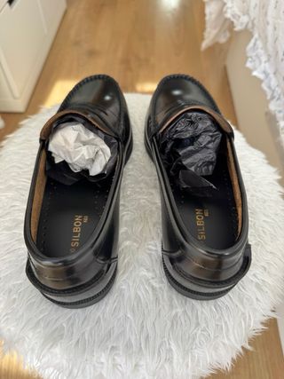 Zapatos marca SILBON talla 37 de niño negro
