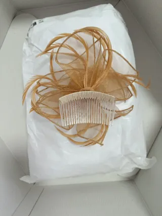 Tocado ceremonia dorado. 20 cm diámetro