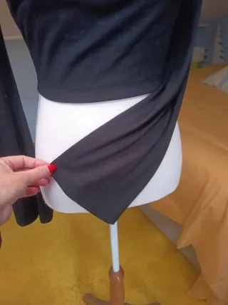 Top negro manga larga con encaje