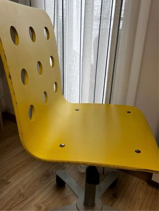 Silla giratoria amarilla