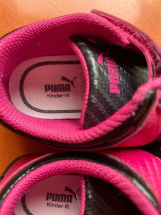 Zapatillas Puma Bebé T21 Negras y Rosas