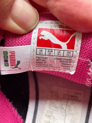 Zapatillas Puma Bebé T21 Negras y Rosas