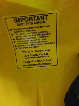Kayak Nomad Verde, Blanco y Amarillo.