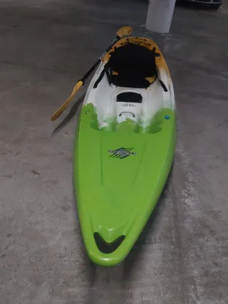 Kayak Nomad Verde, Blanco y Amarillo.