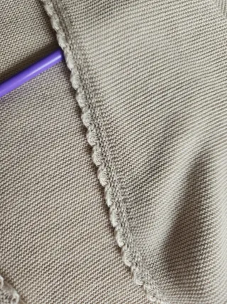 Chaqueta corta beige bordada