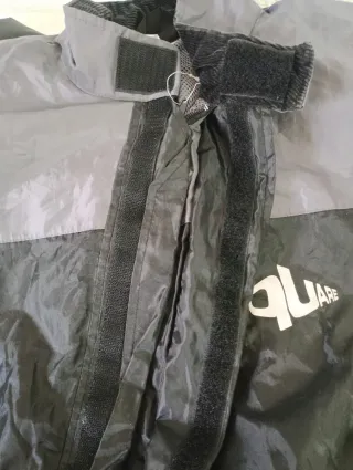 Mono de agua náutico negro y gris