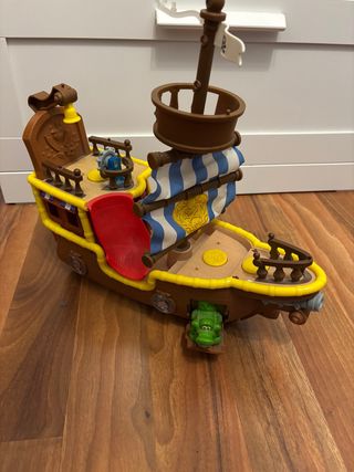 Barco Pirata Juguete con Cocodrilo