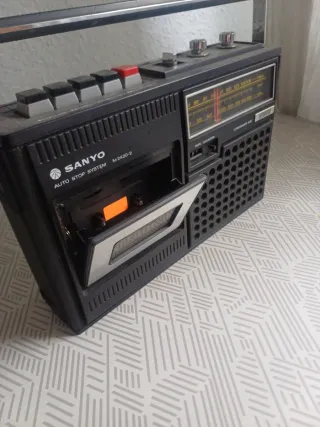 Radio Casete Sanyo M2420-2