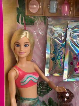 Barbie Self-Care Bañera con Accesorios