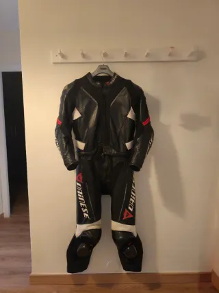 Mono Dainese 2 Piezas Cuero