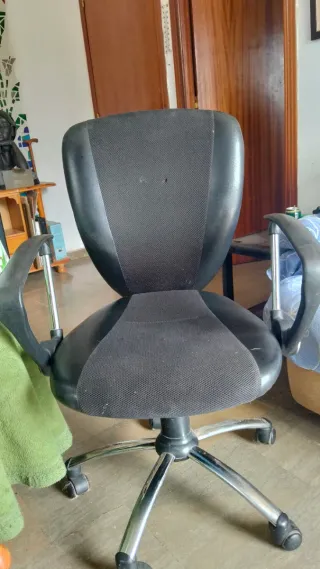 Poltrona da ufficio nera