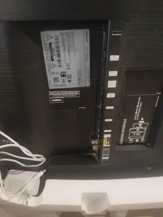 TV Samsung Smart TV 55 para colgar