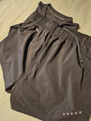 Conjunto Puma Camiseta y Shorts Running Negro