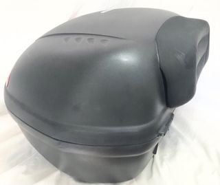 Baúl de moto givi 46L
