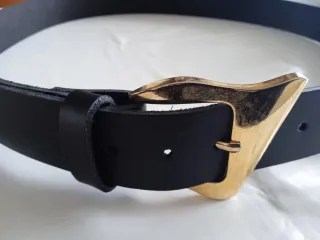 Cinturón hebilla diseño ondulado