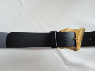 Cinturón hebilla diseño ondulado