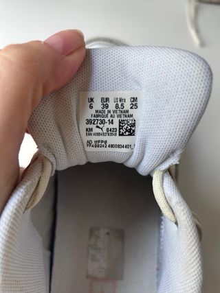 Deportivas Puma blancas y rosas