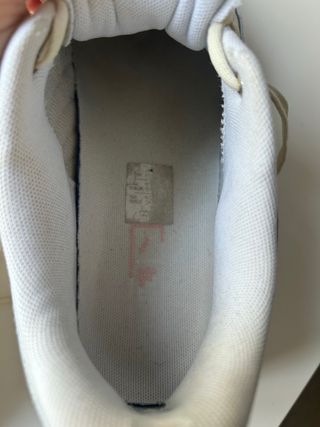 Deportivas Puma blancas y rosas