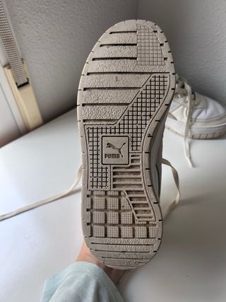 Deportivas Puma blancas y rosas