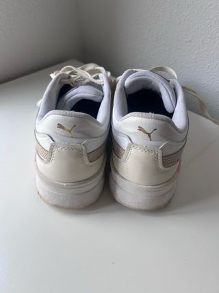 Deportivas Puma blancas y rosas