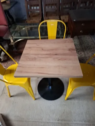 Mesas y sillas de bar/Taules i cadires de bar