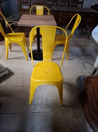 Mesas y sillas de bar/Taules i cadires de bar