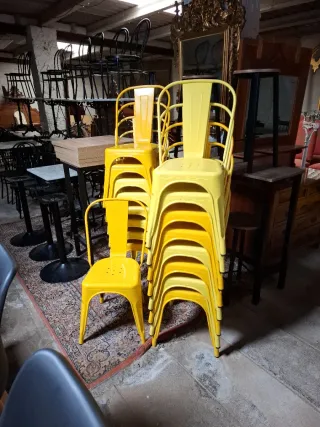 Mesas y sillas de bar/Taules i cadires de bar