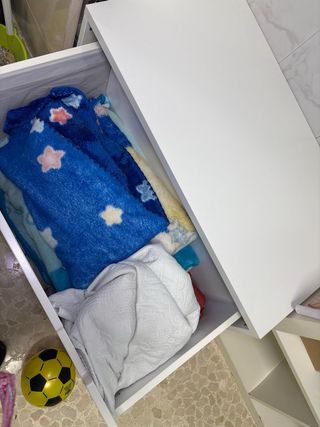 Mueble blanco  de almacenaje de ikea