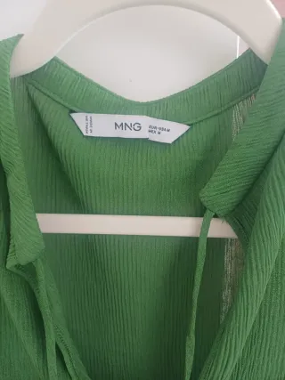 Blusa verde Mango Talla M