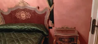 Armario, tocador y mesitas de noche marquetería.