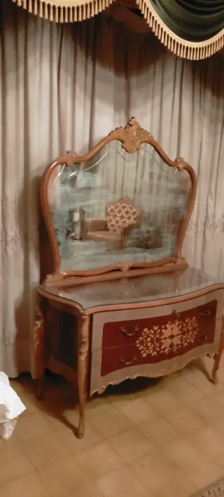 Armario, tocador y mesitas de noche marquetería.